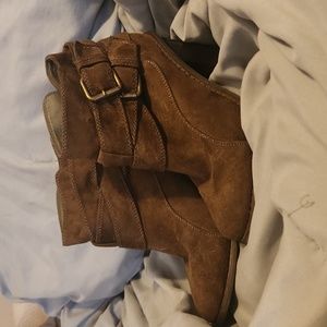 Maurices size 7 brown boots